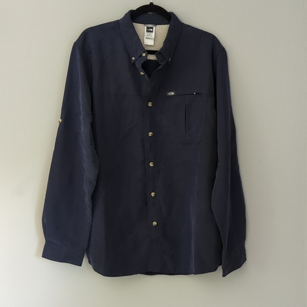 Men's Large North Face button down shirt. Navy North Face shirt.